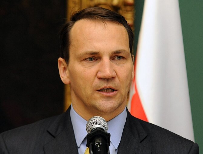 Szef MSZ RadosĹ‚aw Sikorski, fot. JAKUB GRUCA / Newspix.pl 