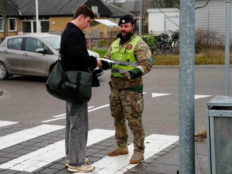 Następca tronu w wojsku. Media zwróciły uwagę na szczegóły fotografii